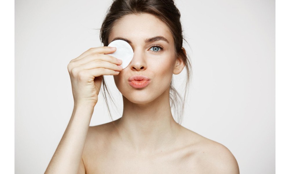 How to Build a Minimalist Self-Care Routine with Everyday Essentials