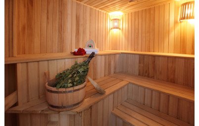 How to choose accessories for a bathhouse: a complete set for comfortable steam bathing